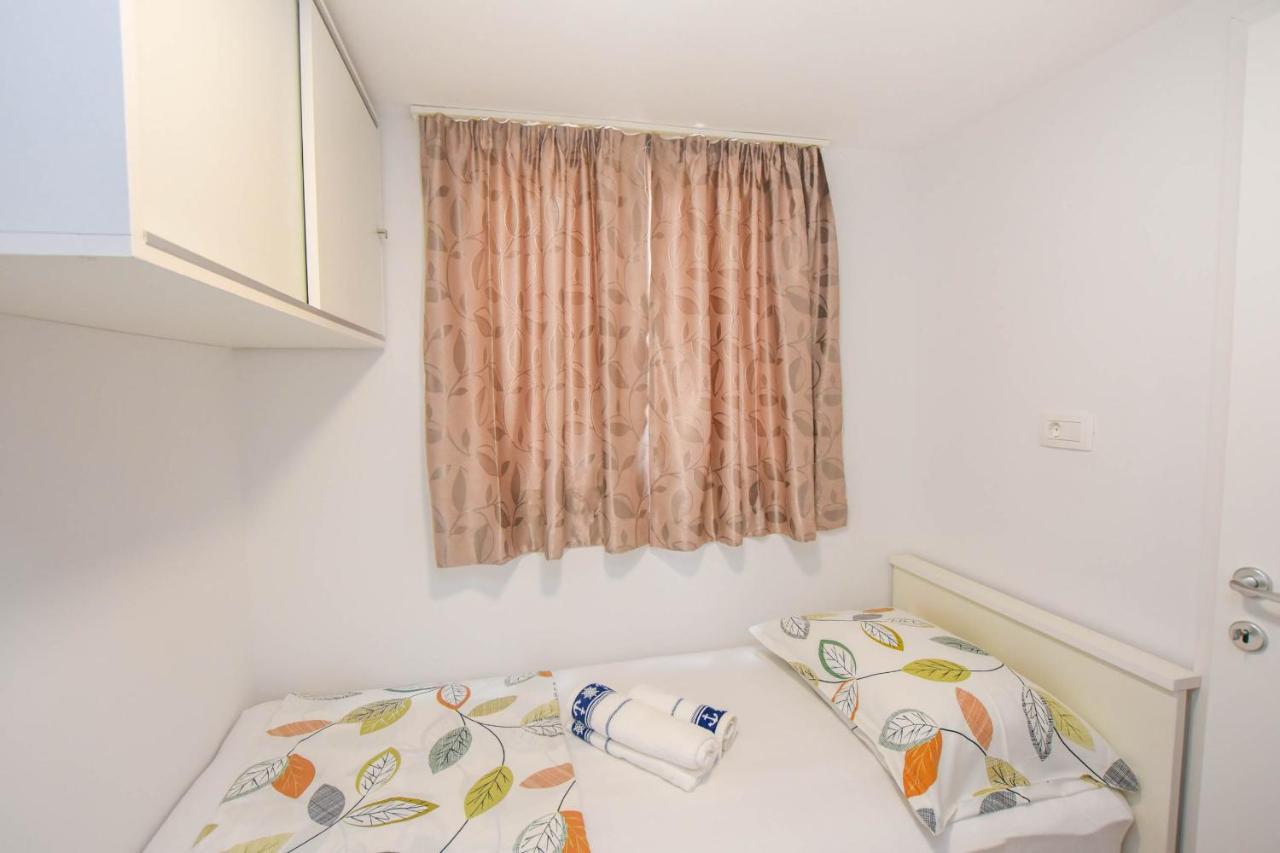 Mobile home Dandelion Biograd Na Moru Esterno foto