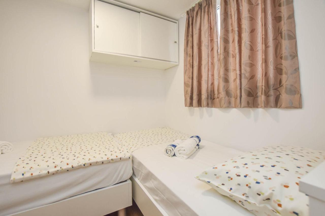 Mobile home Dandelion Biograd Na Moru Esterno foto